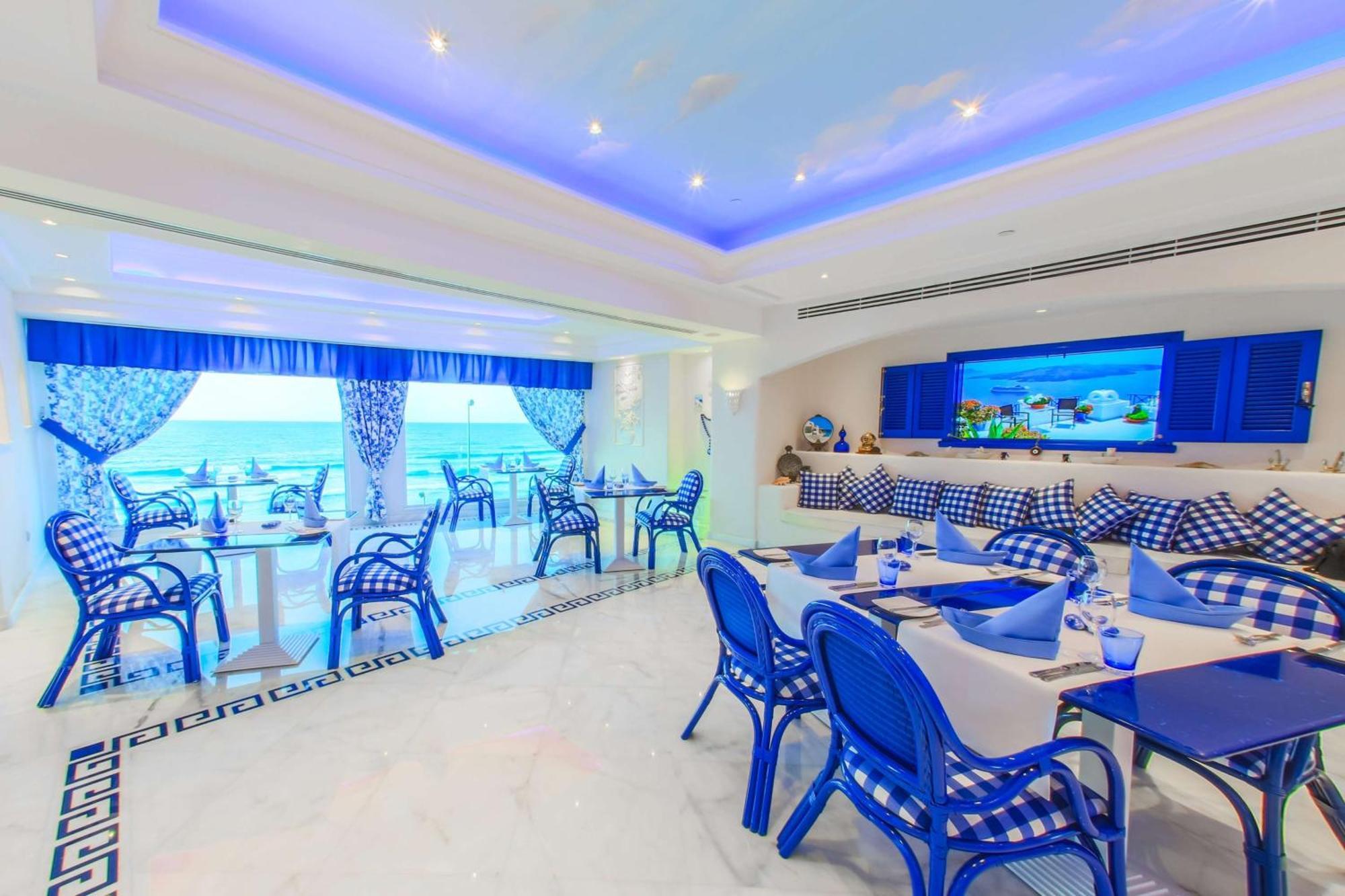 Hilton Alexandria Corniche Hotel Exterior photo The Blue Lagoon restaurant