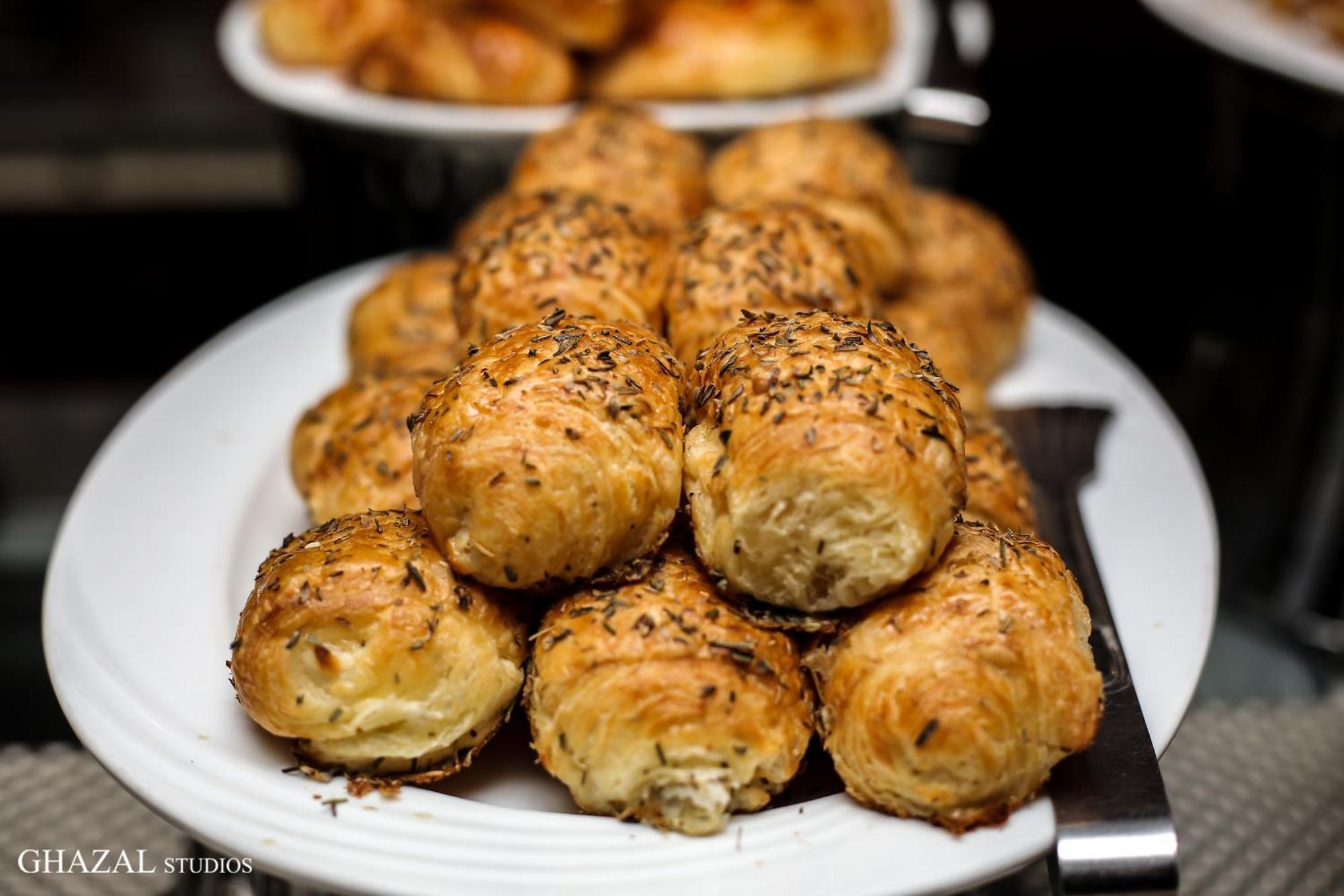 Hilton Alexandria Corniche Hotel Exterior photo A plate of cheese-filled ghapama